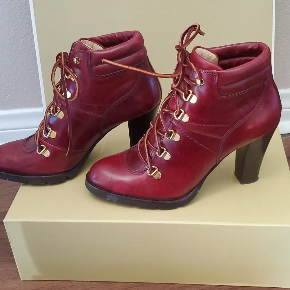 Michael Kors booties - Picture 3 of 9